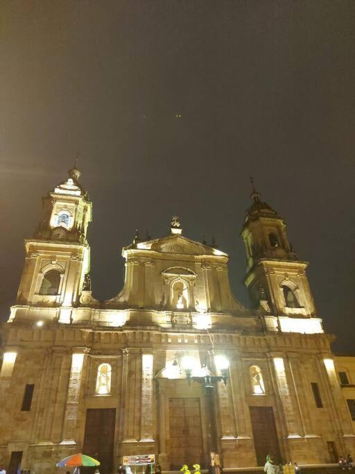 Grandioso Apartaestudio La Candelaria Богота Экстерьер фото